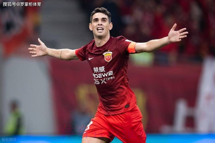 意外吗？上港官宣4名新援加盟，却引发球迷吐槽，心理落差极大！